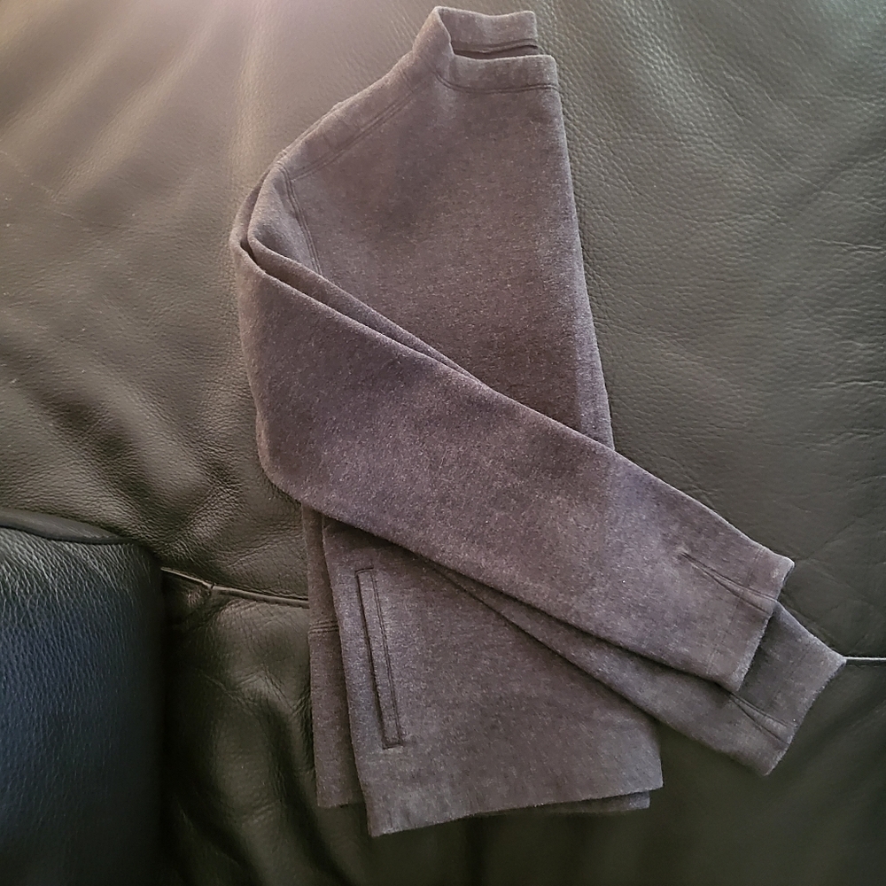 Lululemon City Bound Turtleneck